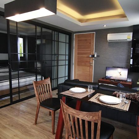 S Bloc Saladaeng Bed and Breakfast Bangkok Buitenkant foto