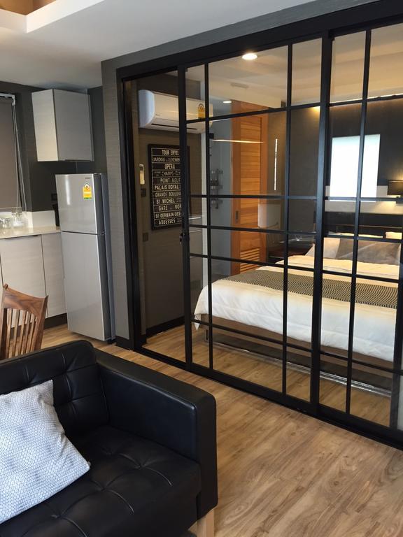 S Bloc Saladaeng Bed and Breakfast Bangkok Buitenkant foto