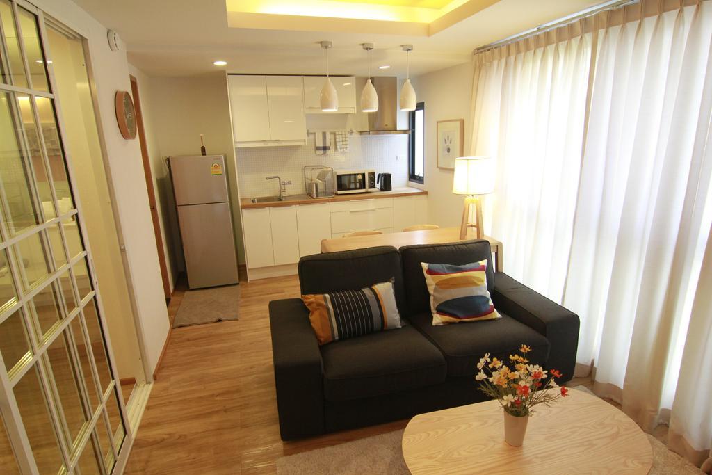 S Bloc Saladaeng Bed and Breakfast Bangkok Buitenkant foto