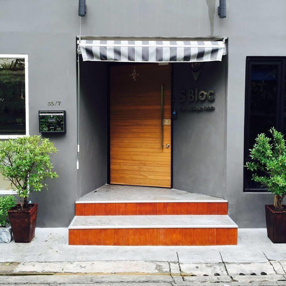 S Bloc Saladaeng Bed and Breakfast Bangkok Buitenkant foto