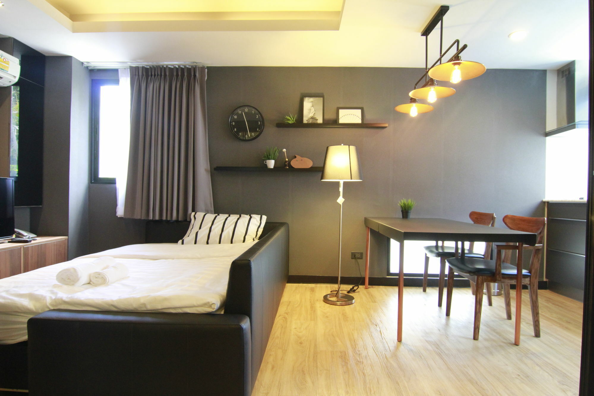 S Bloc Saladaeng Bed and Breakfast Bangkok Buitenkant foto