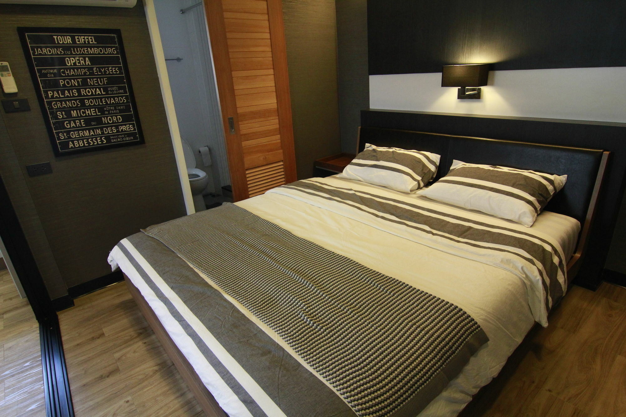 S Bloc Saladaeng Bed and Breakfast Bangkok Buitenkant foto