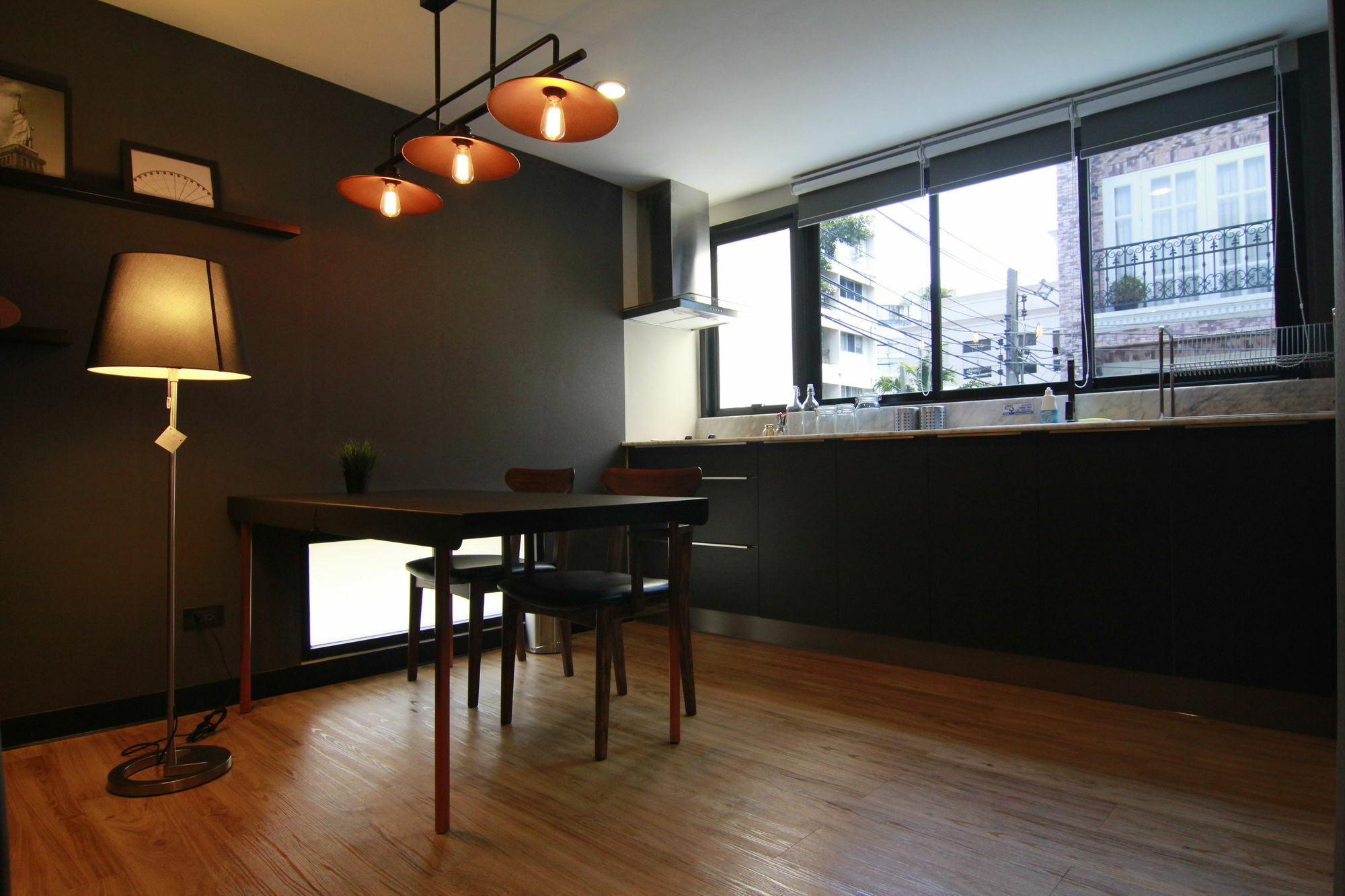 S Bloc Saladaeng Bed and Breakfast Bangkok Buitenkant foto