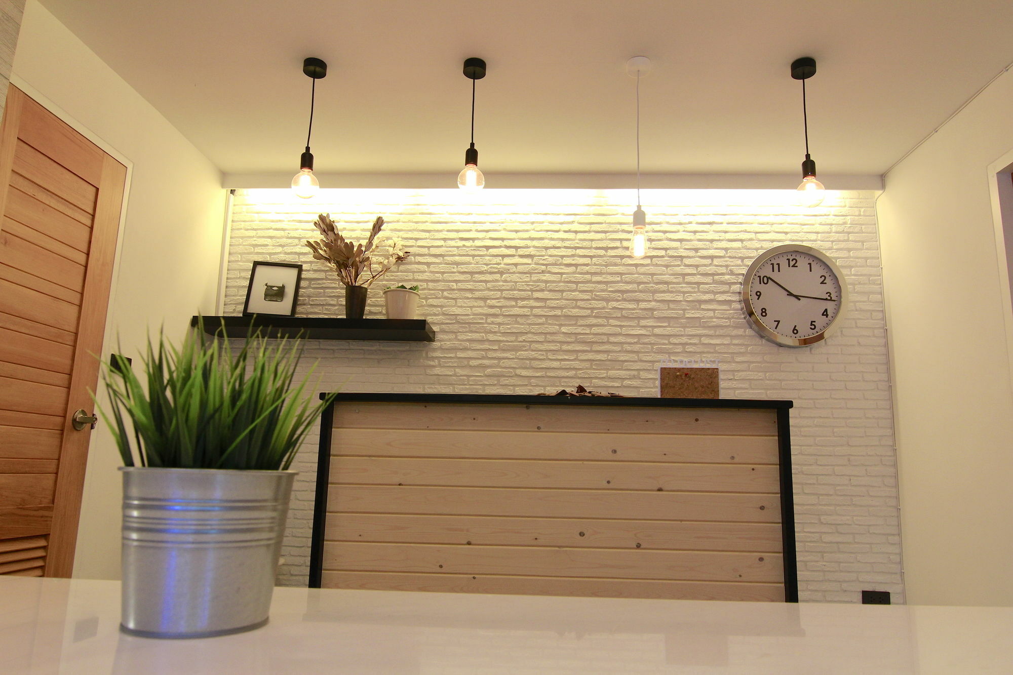 S Bloc Saladaeng Bed and Breakfast Bangkok Buitenkant foto