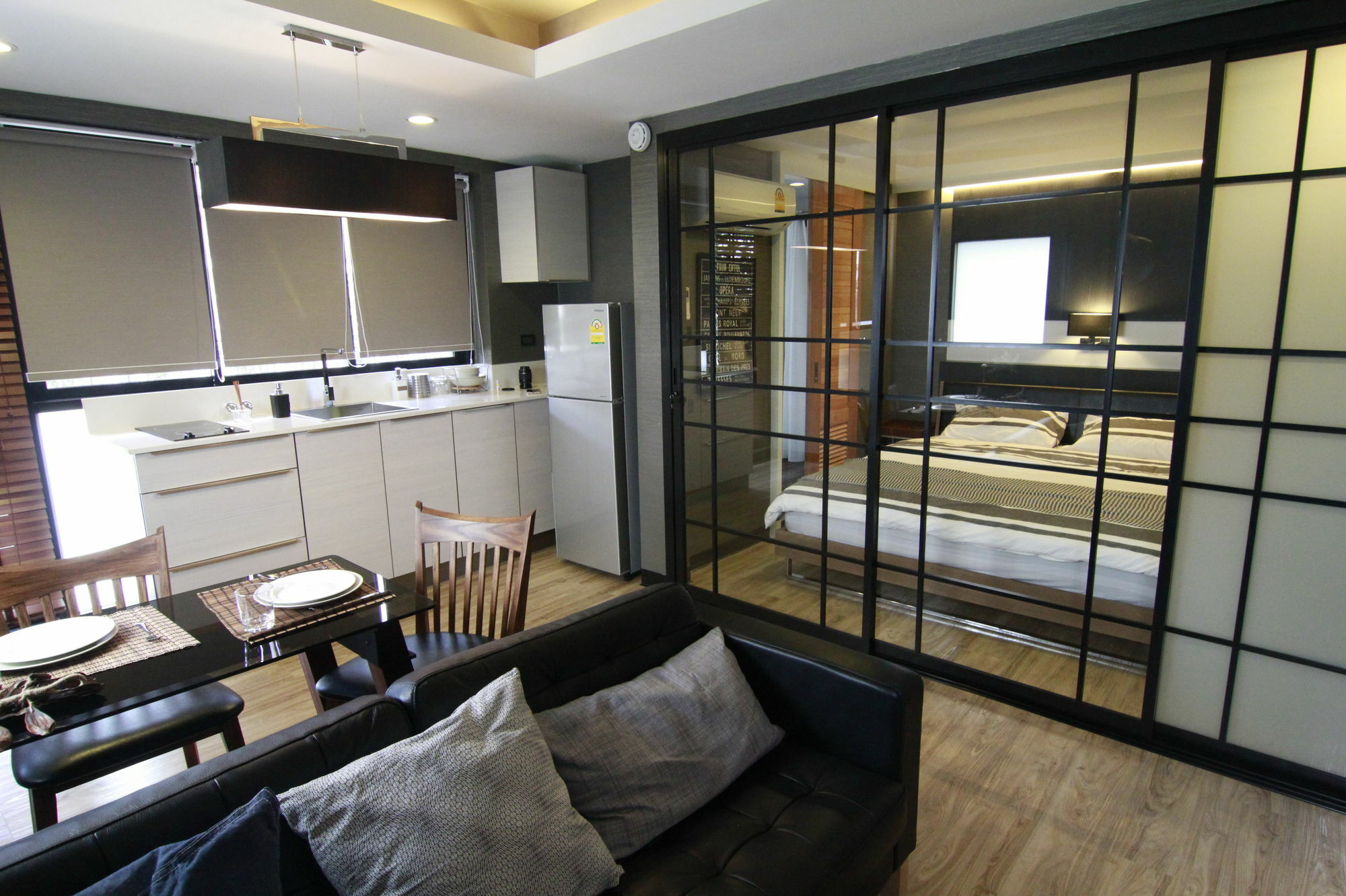 S Bloc Saladaeng Bed and Breakfast Bangkok Buitenkant foto
