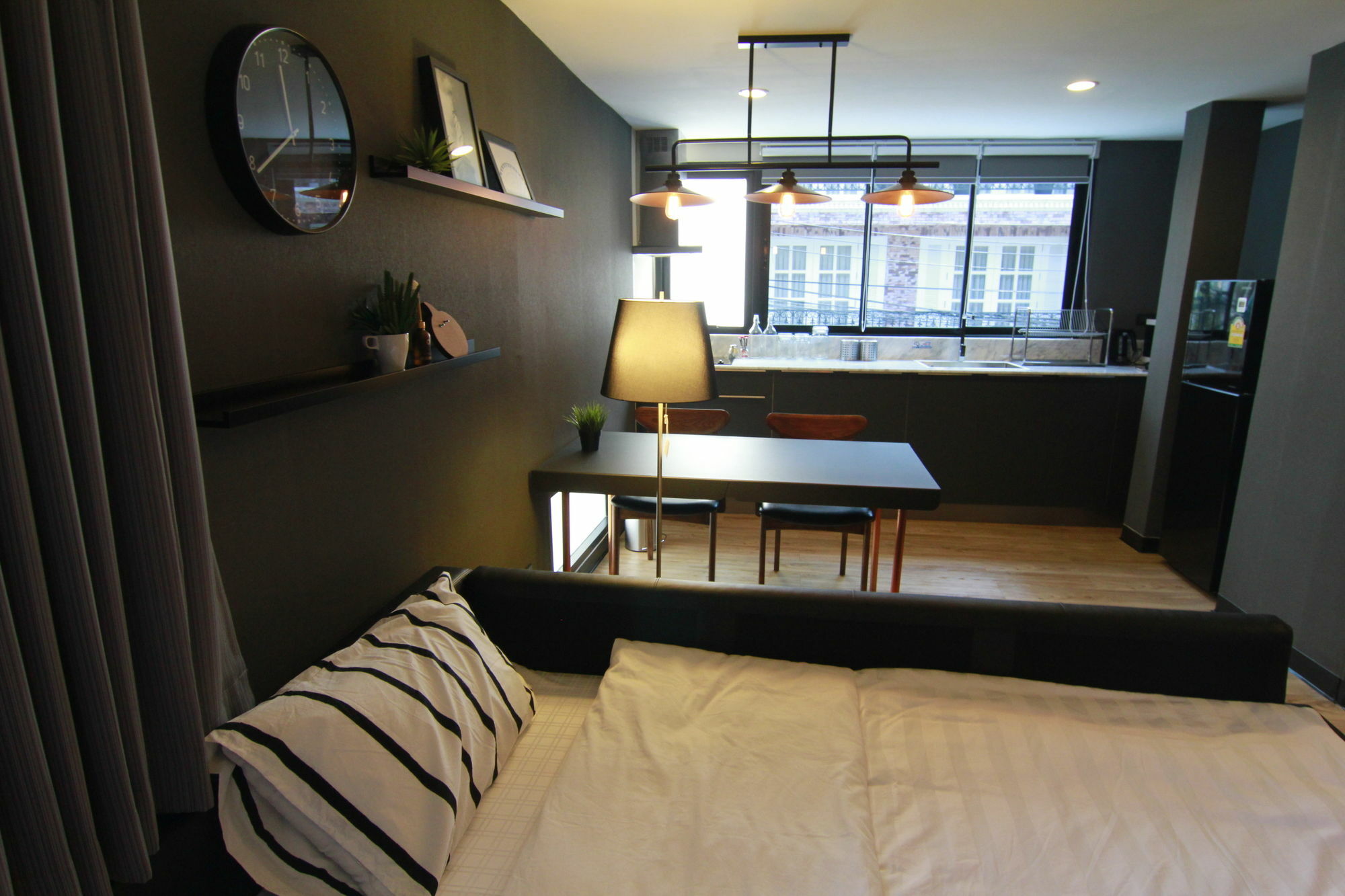 S Bloc Saladaeng Bed and Breakfast Bangkok Buitenkant foto