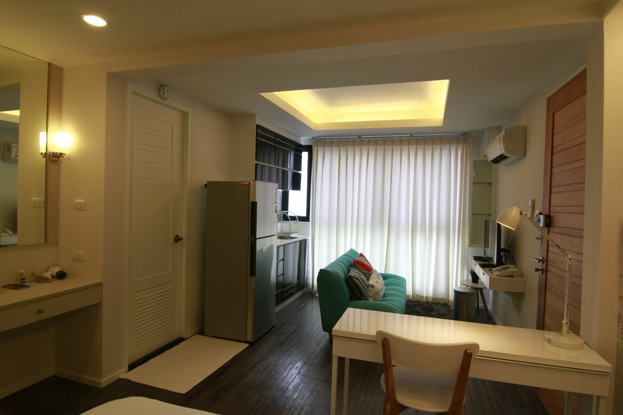 S Bloc Saladaeng Bed and Breakfast Bangkok Buitenkant foto