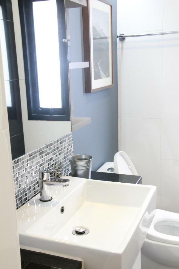 S Bloc Saladaeng Bed and Breakfast Bangkok Buitenkant foto
