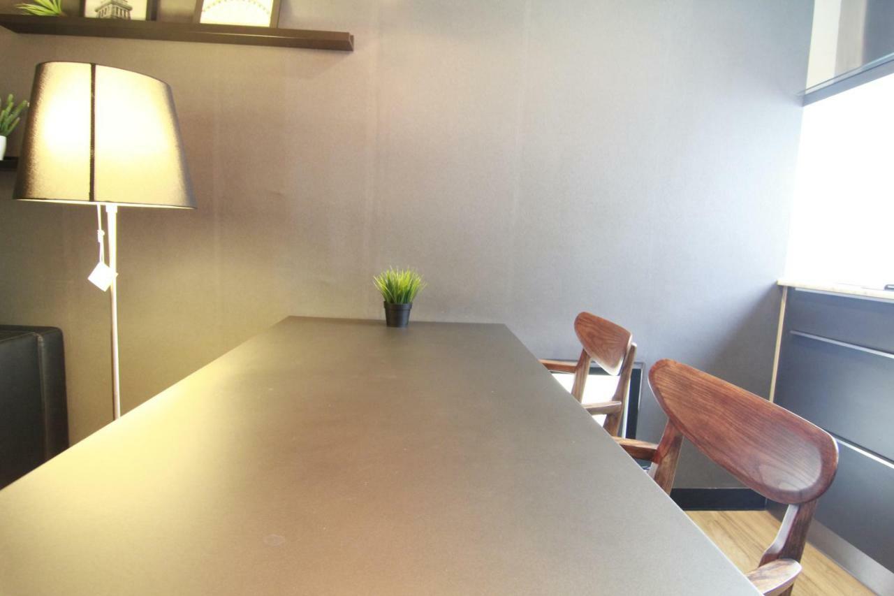 S Bloc Saladaeng Bed and Breakfast Bangkok Buitenkant foto